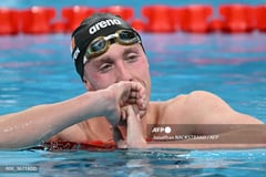 Irish Olympian hospitalized after Seine swim